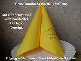 Dunilin-Dinner-Servietten gelb, bedruckt mit Grünmetallicprägung und aufgestellt zum 2fachen tafelspitz mit Geburtstags-Motiv: Geb20 (Weingläser) 